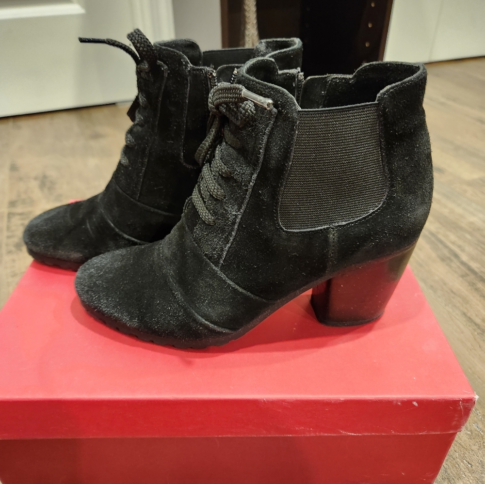 Vaneli Forrie 6.5 Black Ankle Bootie
